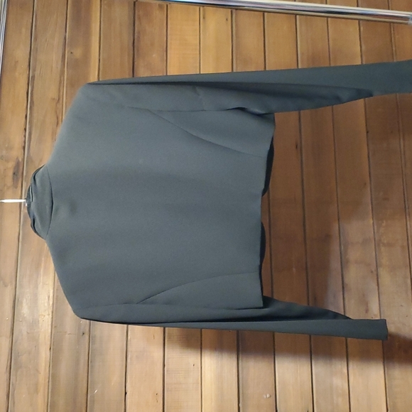 Ann Taylor cropped blazer. - Picture 5 of 6